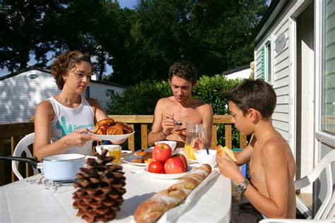 nudiste femme|NATURISME